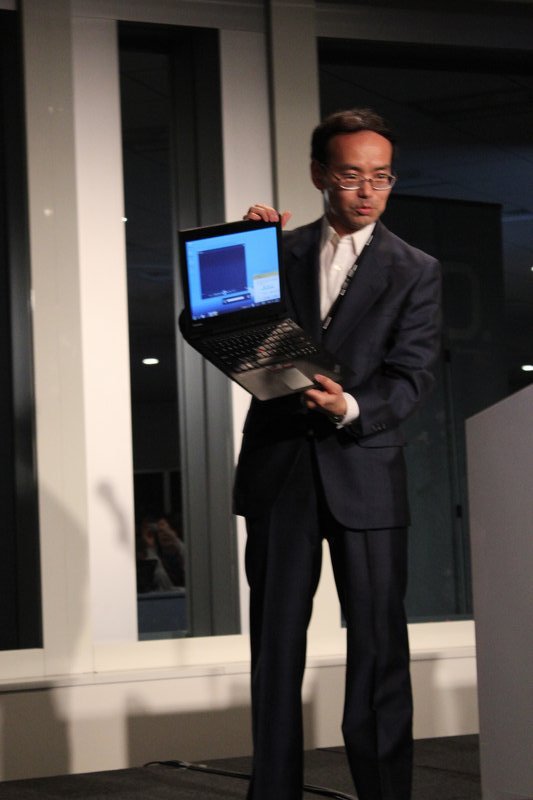 ThinkPad X1の堅牢性をアピール