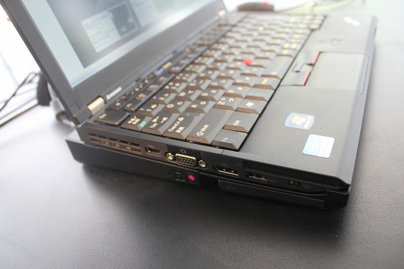 ThinkPad X220 左側
