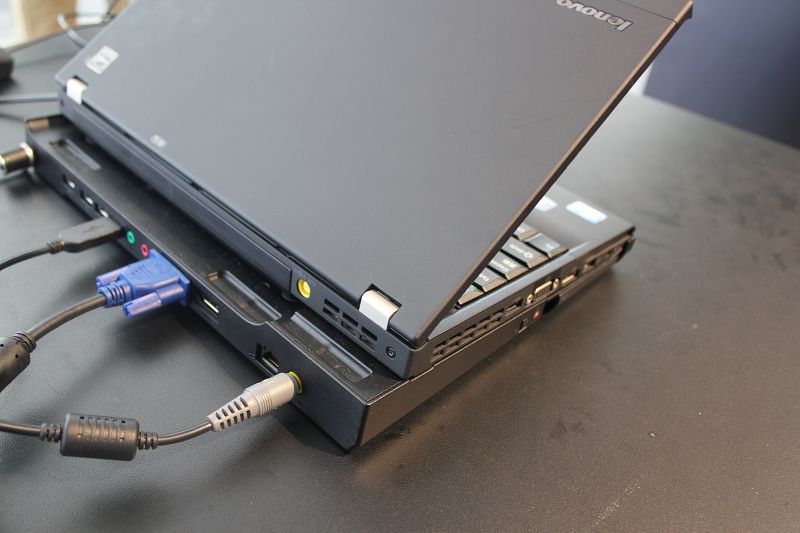 ThinkPad X220 ウルトラベース3の電源