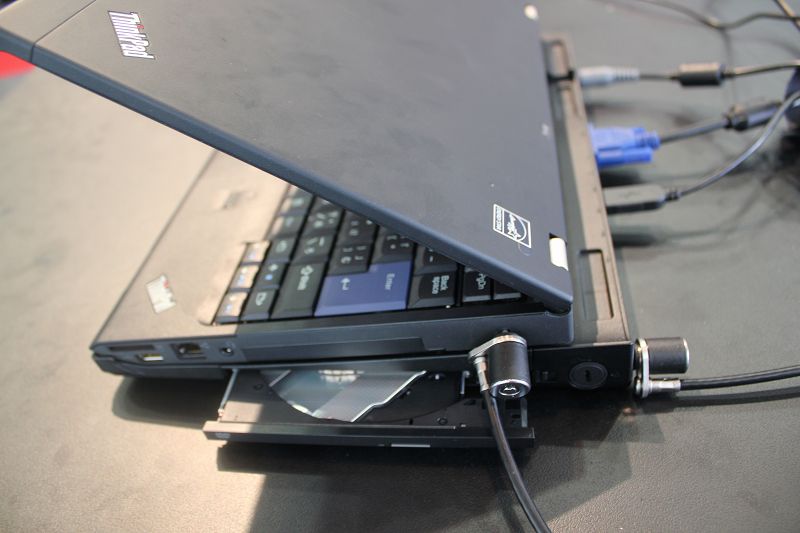 ThinkPad X220 ウルトラベースと光学ドライブ
