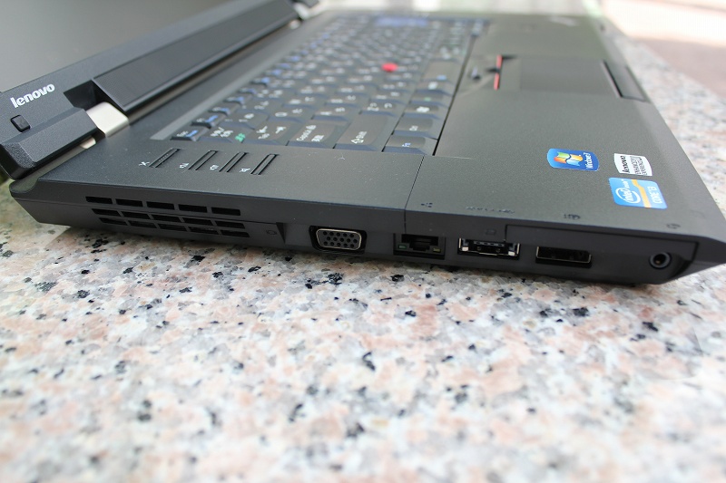 Lenovo ThinkPad L520の左側