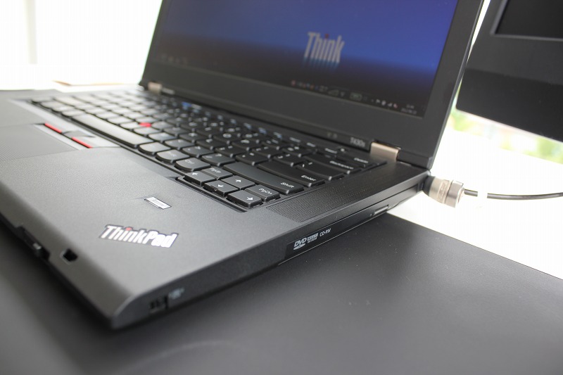 ThinkPad T430sの右側面