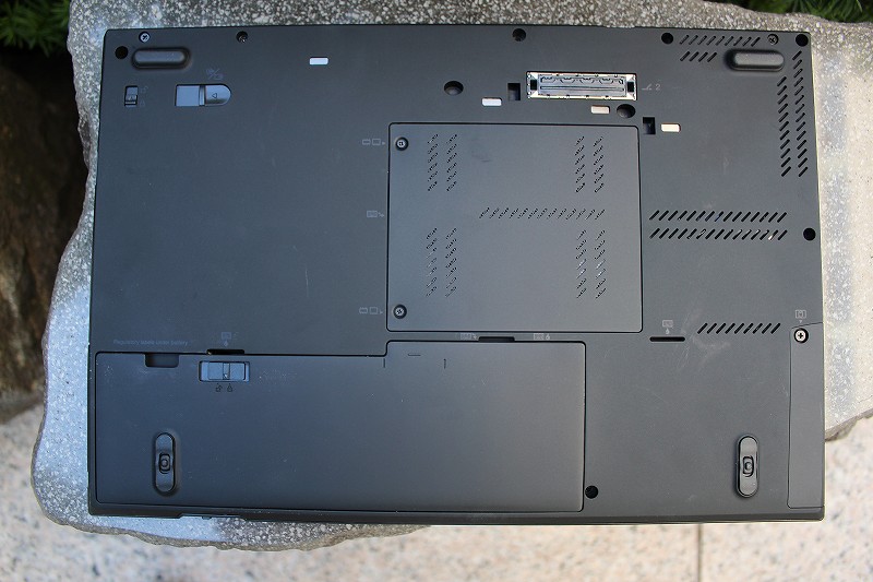 ThinkPad T430sの裏面