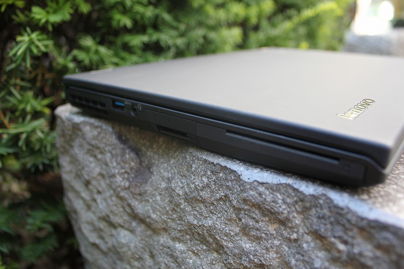 ThinkPad T430sの左側面