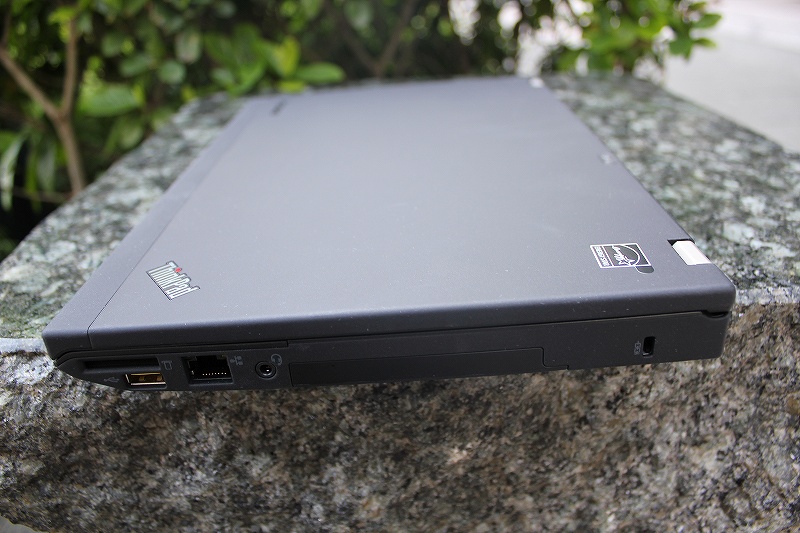 ThinkPad X230右側面