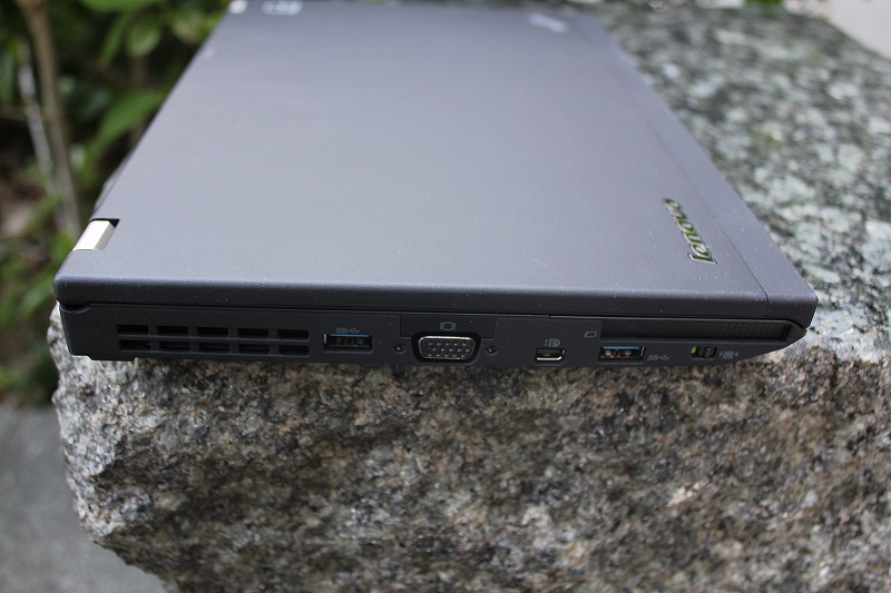 ThinkPad X230左側面