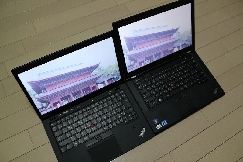 ThinkPad X1 CarbonとT430sの液晶を比較(斜め)