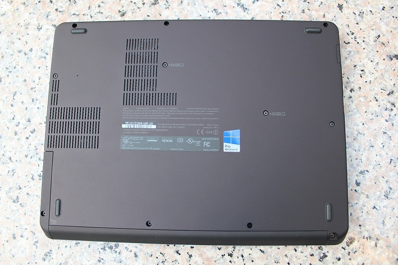 ThinkPad Twist 底面