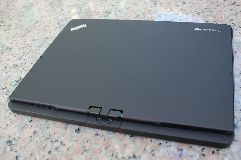ThinkPad Twistの天板 (背側)