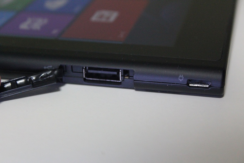 ThinkPad Tablet 2のUSBポート