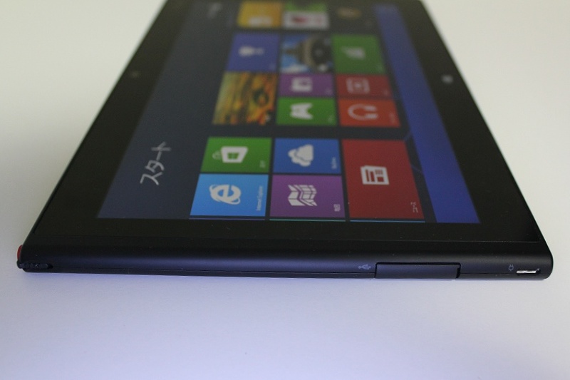 ThinkPad Tablet 2の左側面