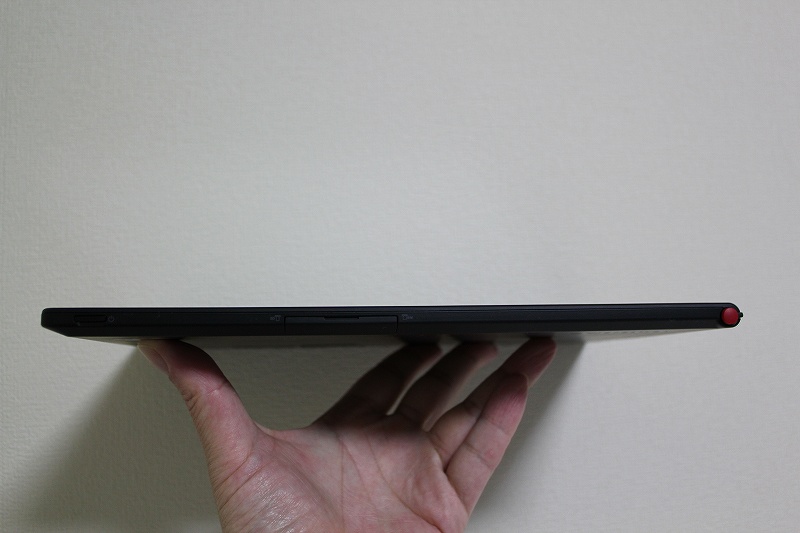 ThinkPad Tablet 2の薄さと軽さ