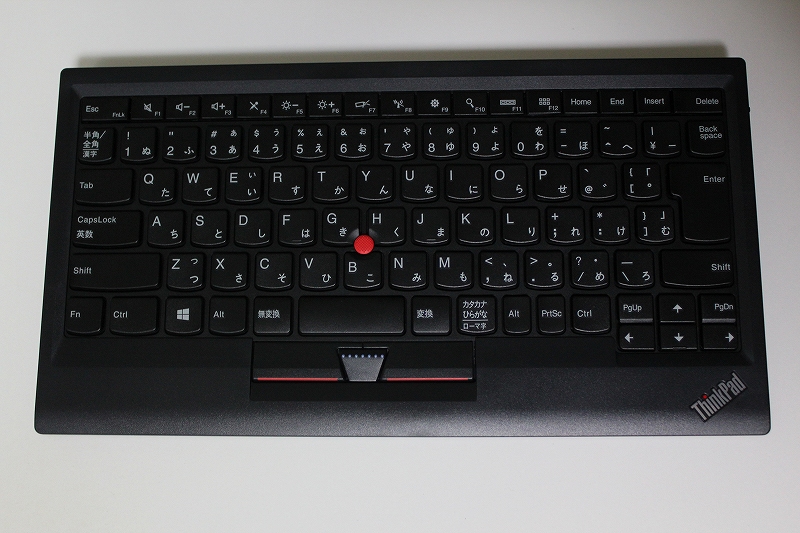 ThinkPad Bluetooth ワイヤレス・トラックポイント・キーボード 立足状態