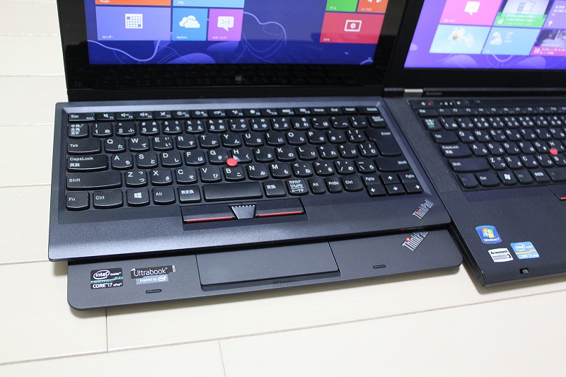 ThinkPad Helixの薄さを比較