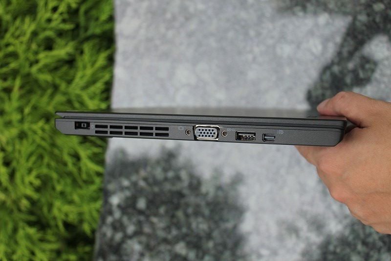 ThinkPad X240s 左側面・IFチェック
