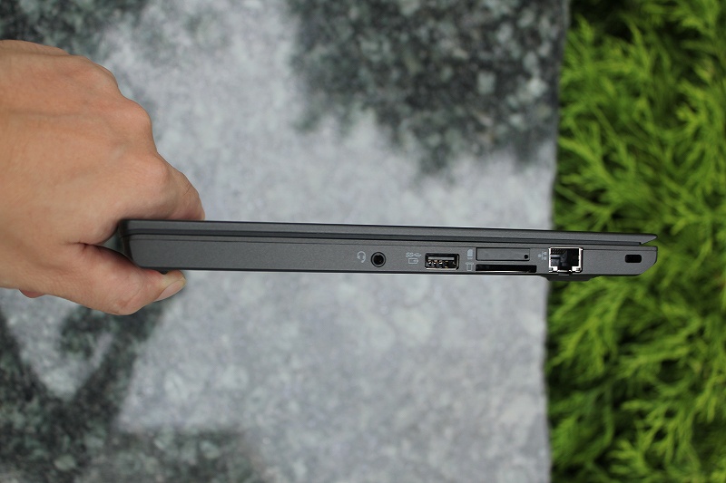 ThinkPad X240s 右側面・IFチェック