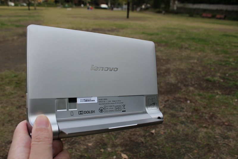 YOGA TABLET 8 スタンド裏