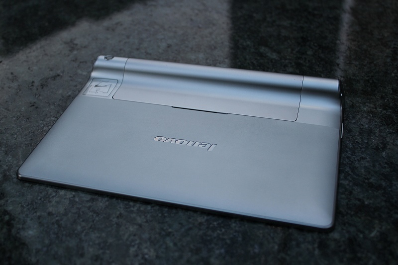 YOGA TABLET 8 上側面