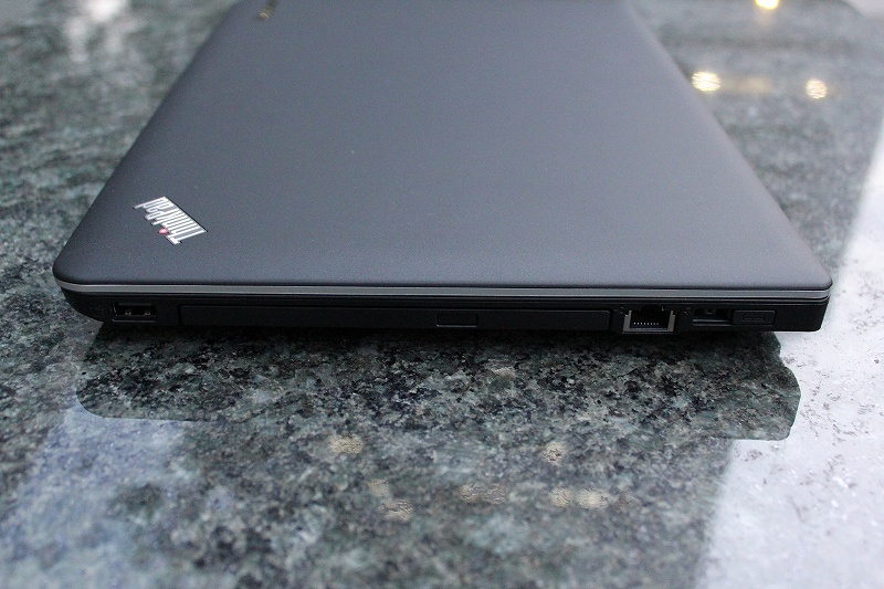 ThinkPad E440 右側面