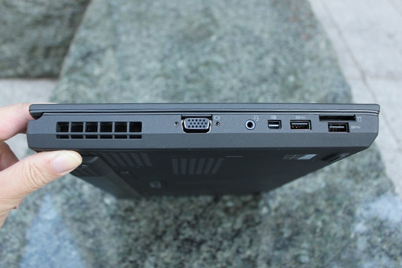 ThinkPad T440p 左側面