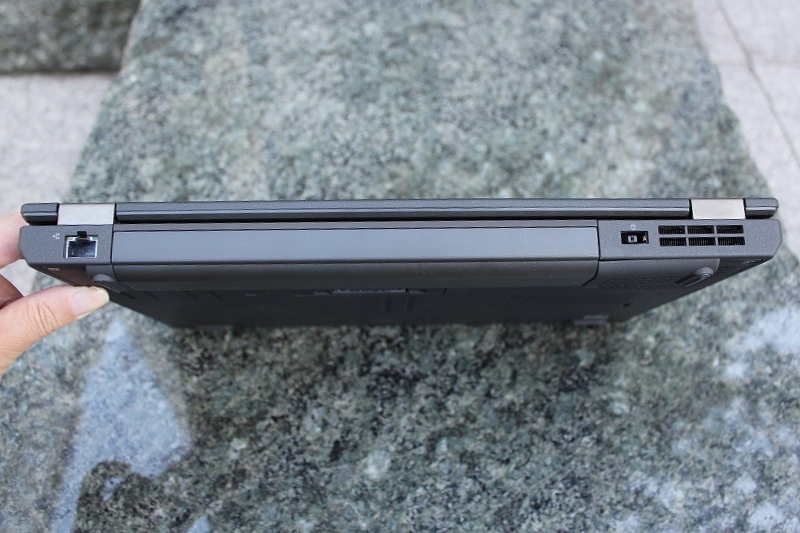 ThinkPad T440p 背側面