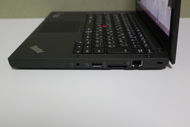 ThinkPad X240 右側面
