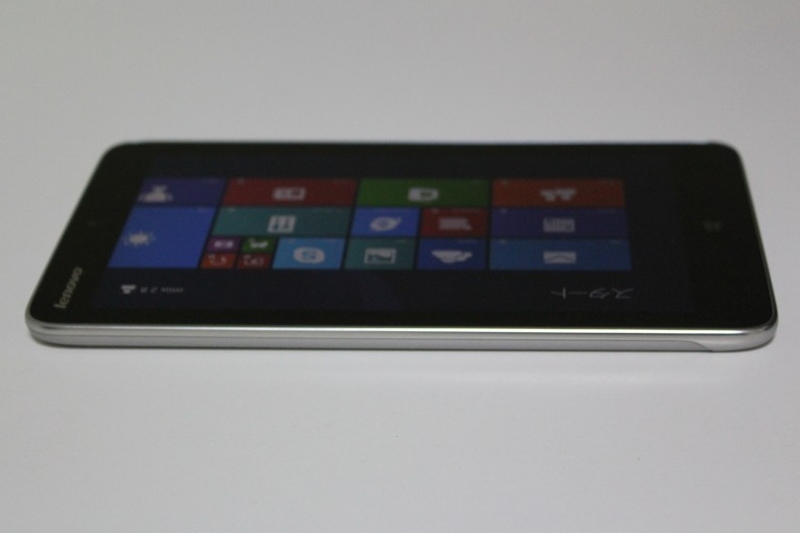 Miix2 8の左側面