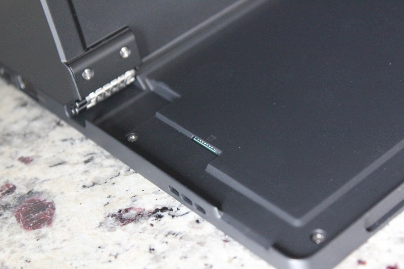 ideapad MIIX 700 カードスロット