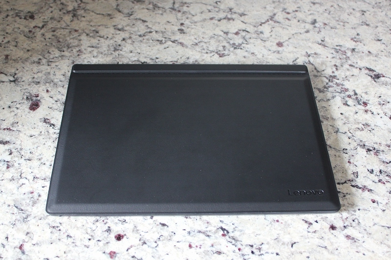 ideapad MIIX 700 天板相当(フォリオキーボード・ケースを装着したとき)