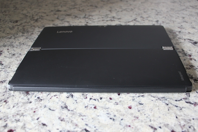 ideapad MIIX 700の下側面
