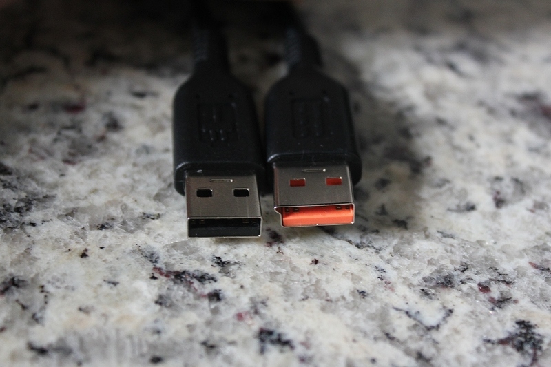 USBに似てるけど独自形状