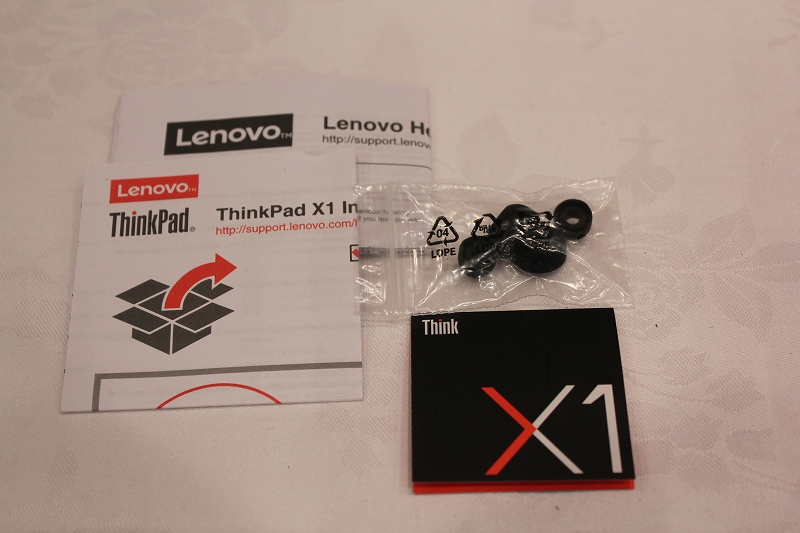 ThinkPad X1 インイヤーヘッドフォン付属品