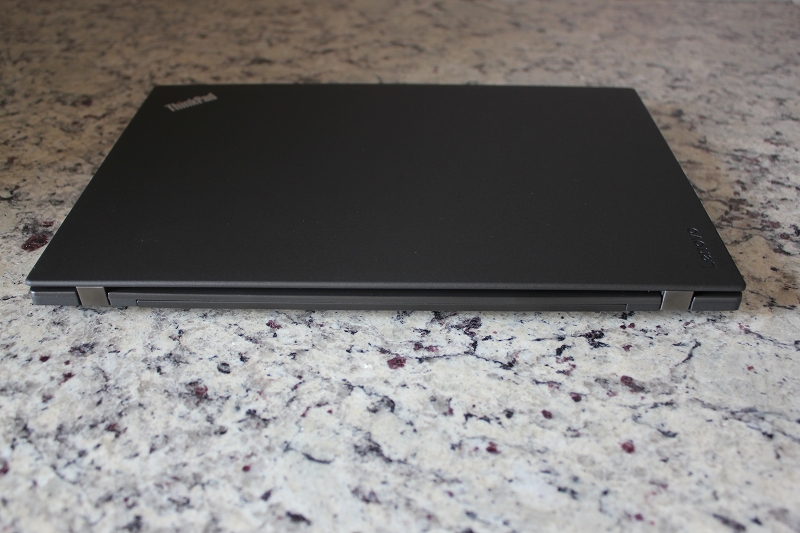 ThinkPad X260の背側面