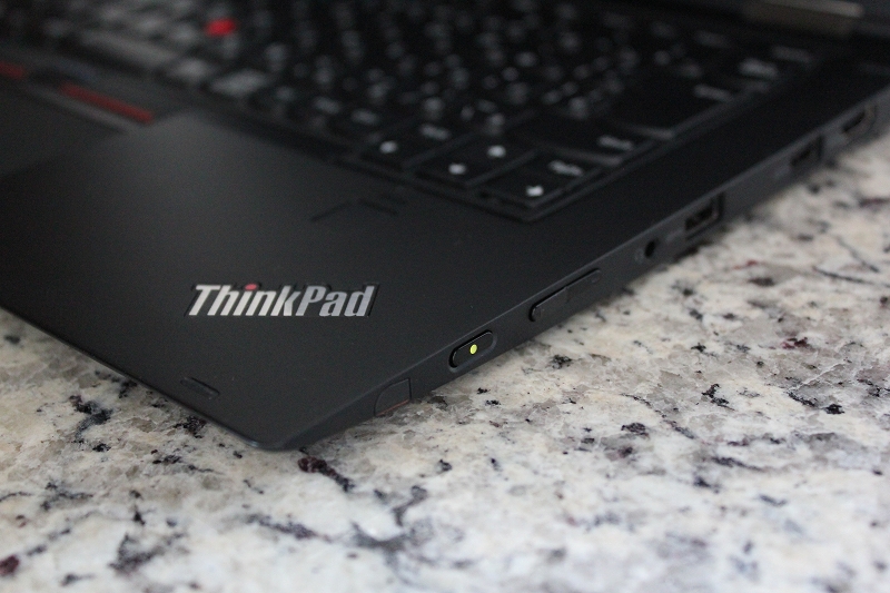 ThinkPad X1 Yoga 電源ボタン