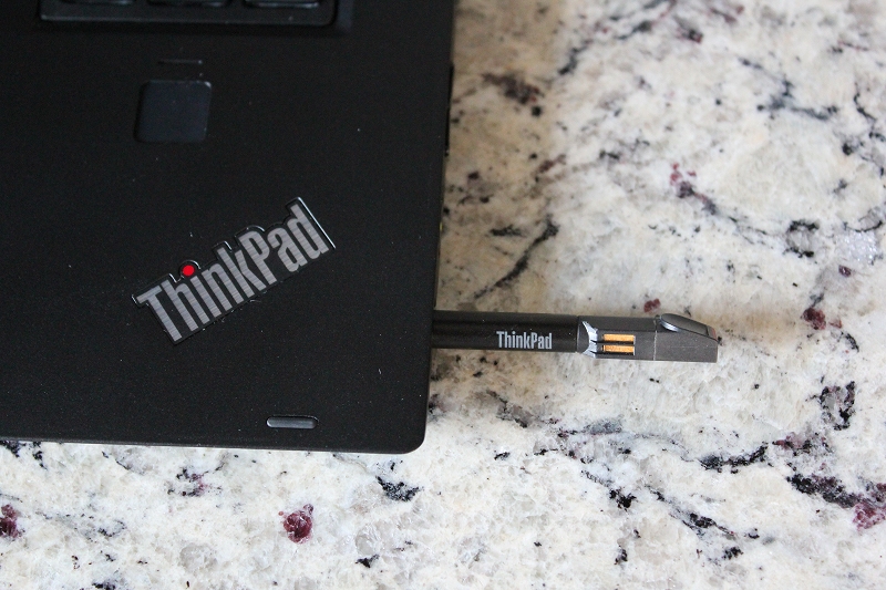 ThinkPad X1 Yogaのペン収納
