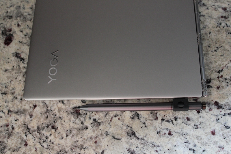 YOGA 920 付属のペンとペンホルダー