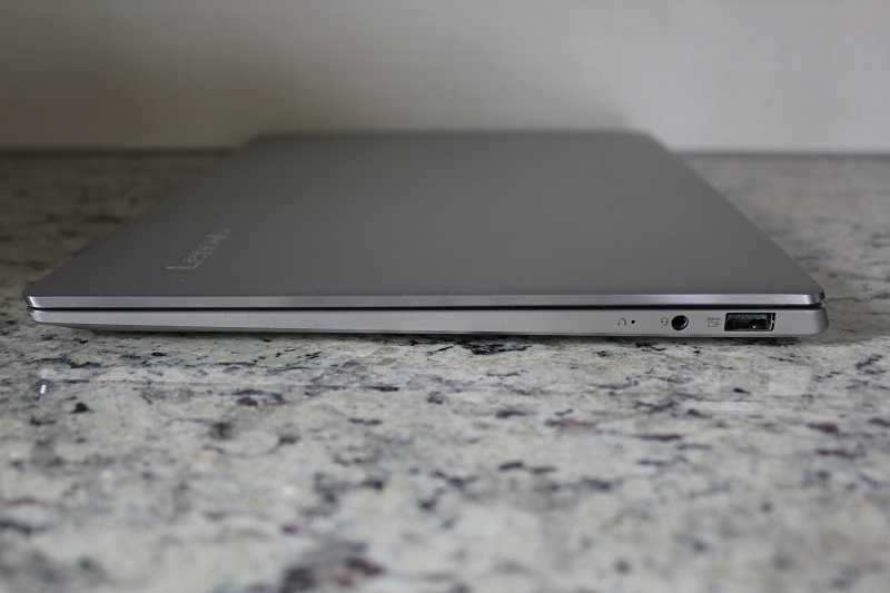 ideapad 720s 右側面