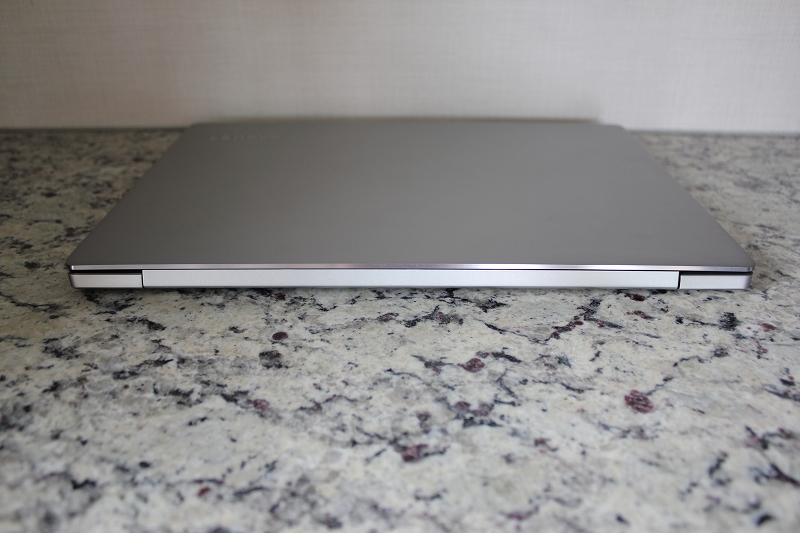 ideapad 720s 後側面