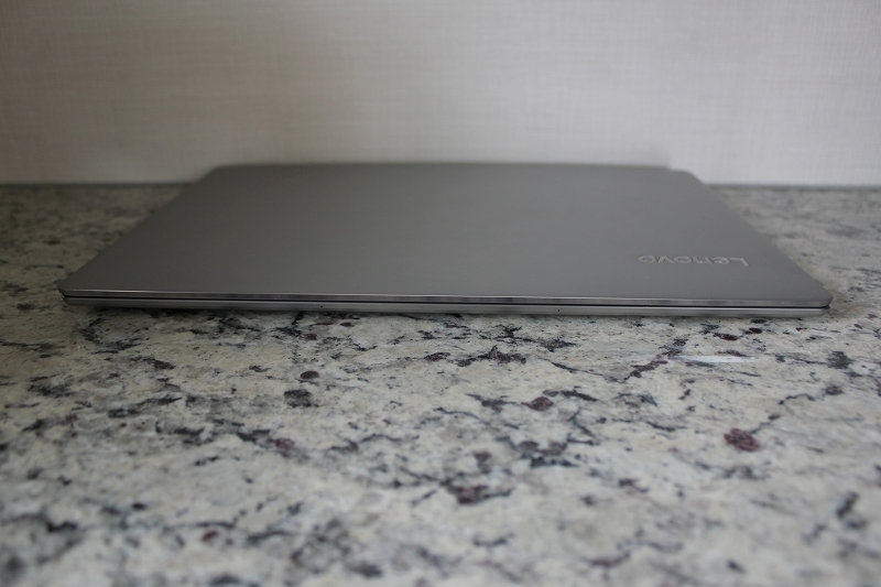 ideapad 720s 前側面