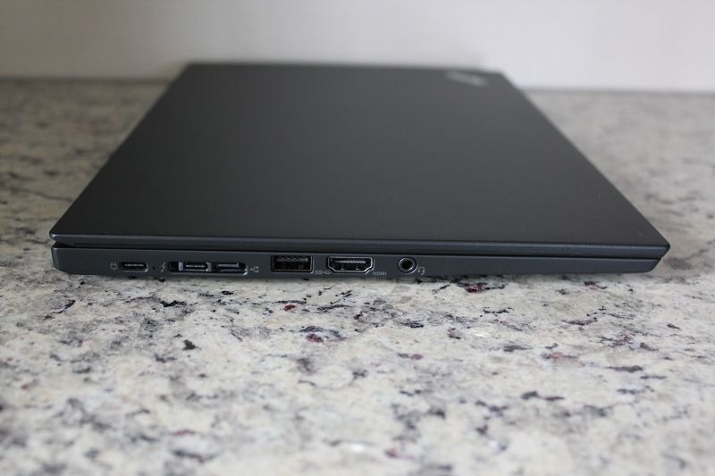 ThinkPad X280の左側面