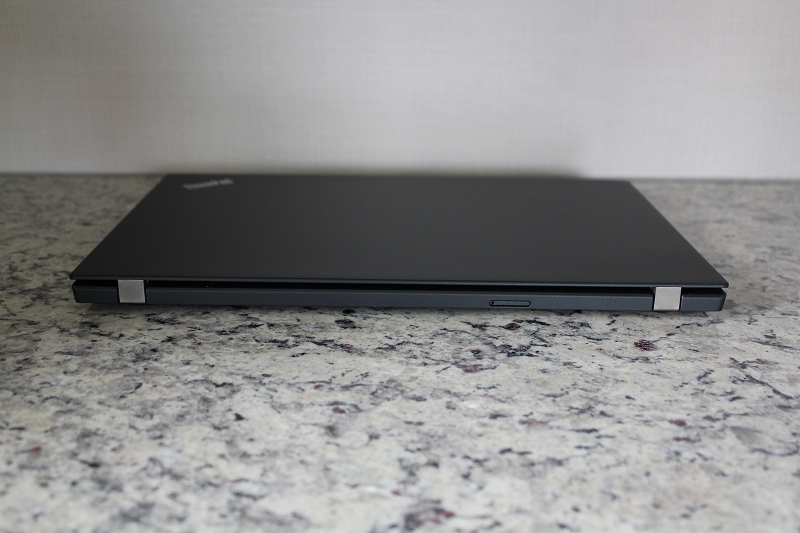 ThinkPad X280の背面