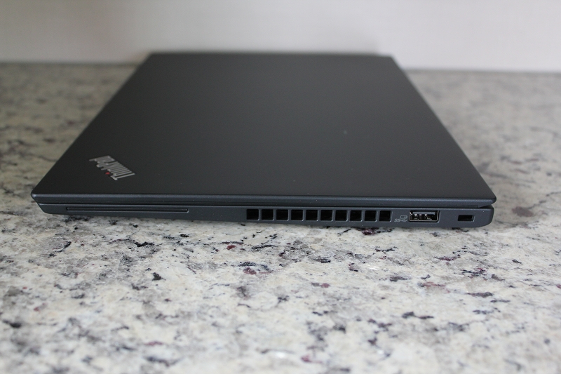ThinkPad X280の右側面