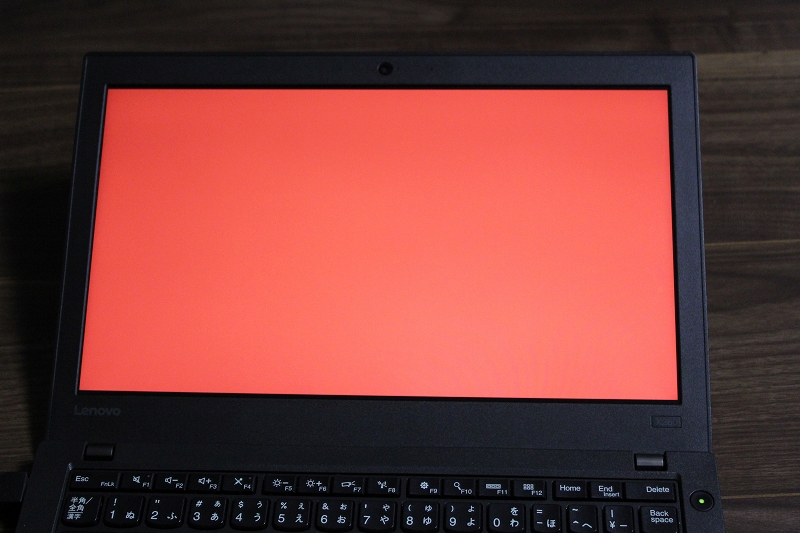 LCD TestのRed solid colerによる目視確認