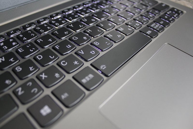 Ideapad 330S (14) キーボードバックライト搭載