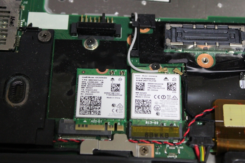 ThinkPad X260の分解、AX200へ換装