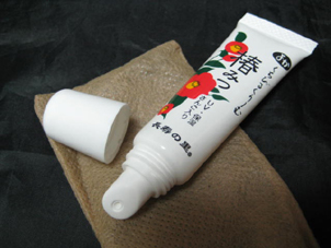 よか くちびるくりーむ 椿みつ