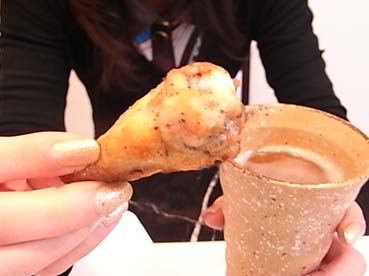 チキンもビールのおとも。