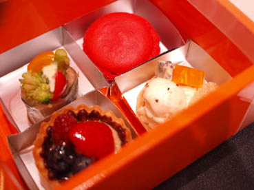 ボックス入りの軽食