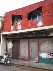 尾頭橋街角13