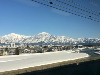 浦佐辺りはまだ雪景色